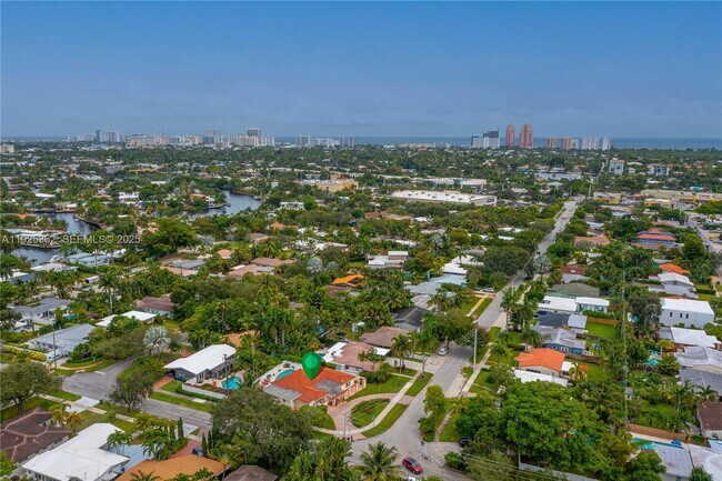 Building Photo - 1900 N Victoria Park Rd