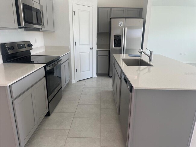 Building Photo - 680 Reggie Rd