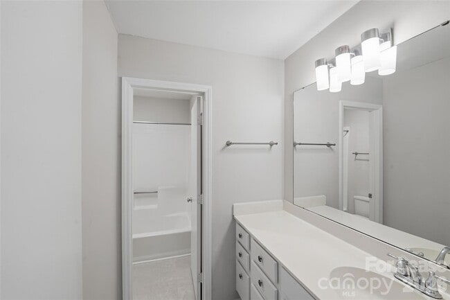 Building Photo - 805 Farm Tree Ln