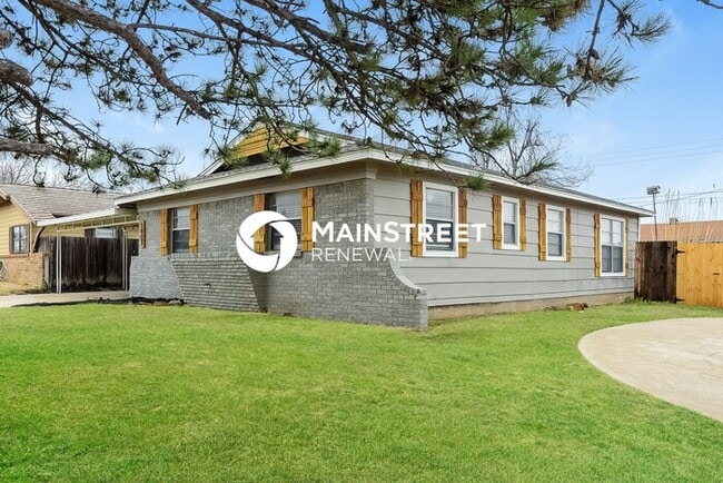 Building Photo - 3 Bedroom Pet-Friendly Home in Oklahoma City, OK with Main Street Renewal