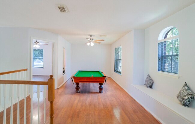 Building Photo - 1123 Woodley Bend