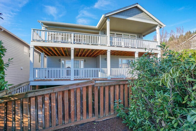 Building Photo - BEAUTIFUL VIEWS of MT. HOOD