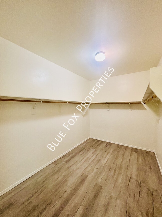 Building Photo - 10232 N Crooked Peak Trail