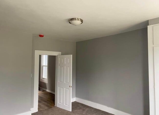 Building Photo - Elm/McDonald