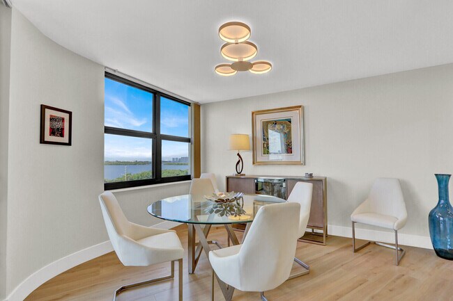 Building Photo - 5420 N Ocean Dr