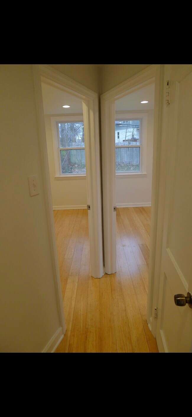 Building Photo - 278 Valley View Road