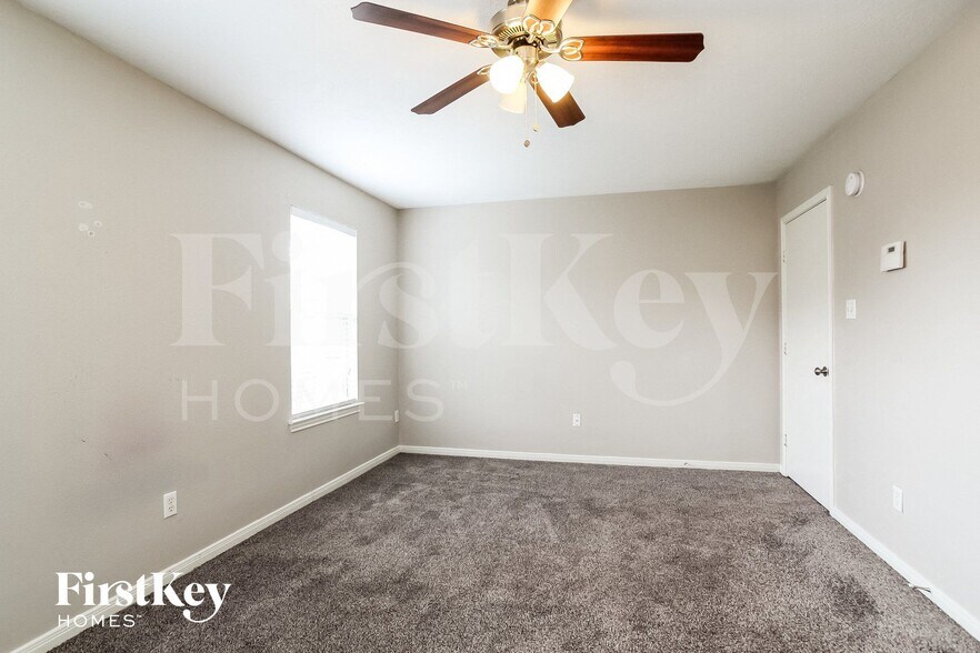 Building Photo - 8114 Scarlet Tanager Dr