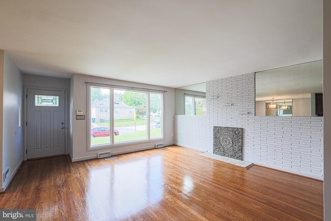 Building Photo - 2804 Hanson Ave