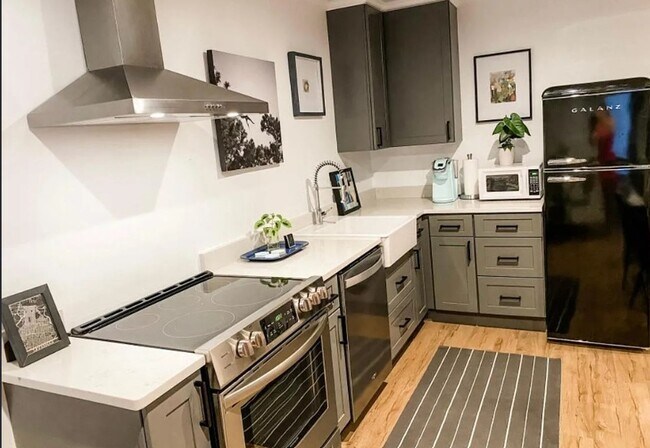 Building Photo - Midtown Retreat Unit 2