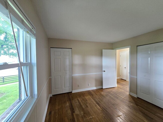 Building Photo - 3400 Taylorsville Rd