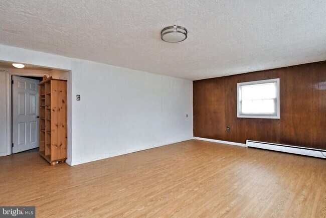 Building Photo - 559 General Muhlenberg Rd