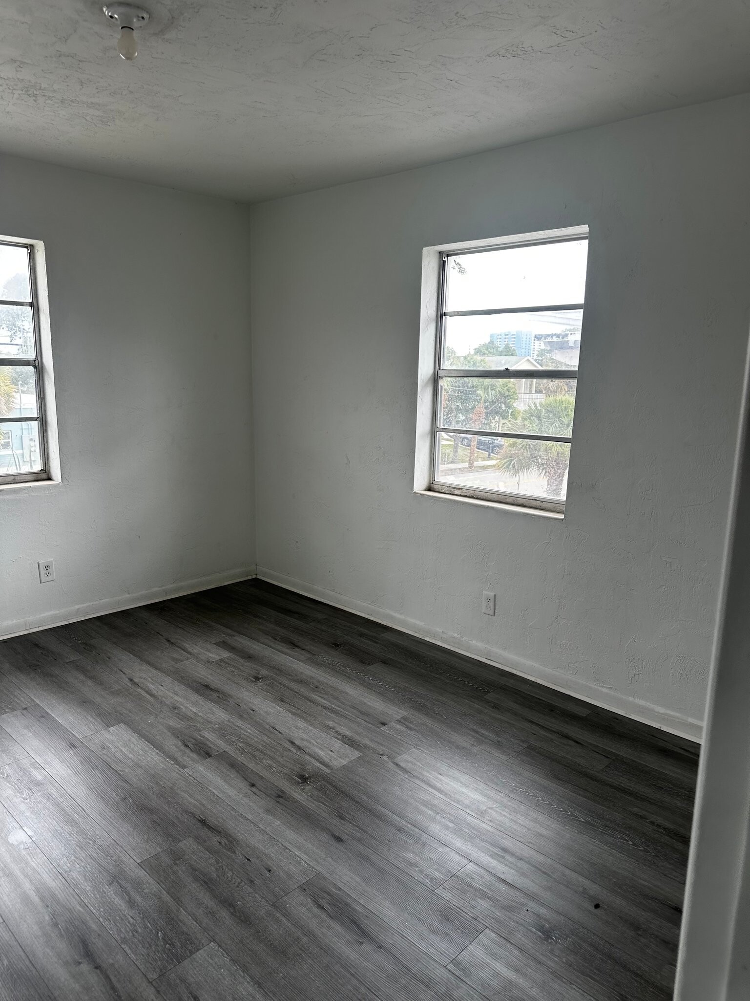 Building Photo - 1120 N Sapodilla Ave