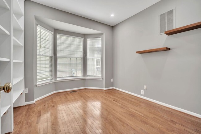 Building Photo - 20195 Hidden Creek Ct
