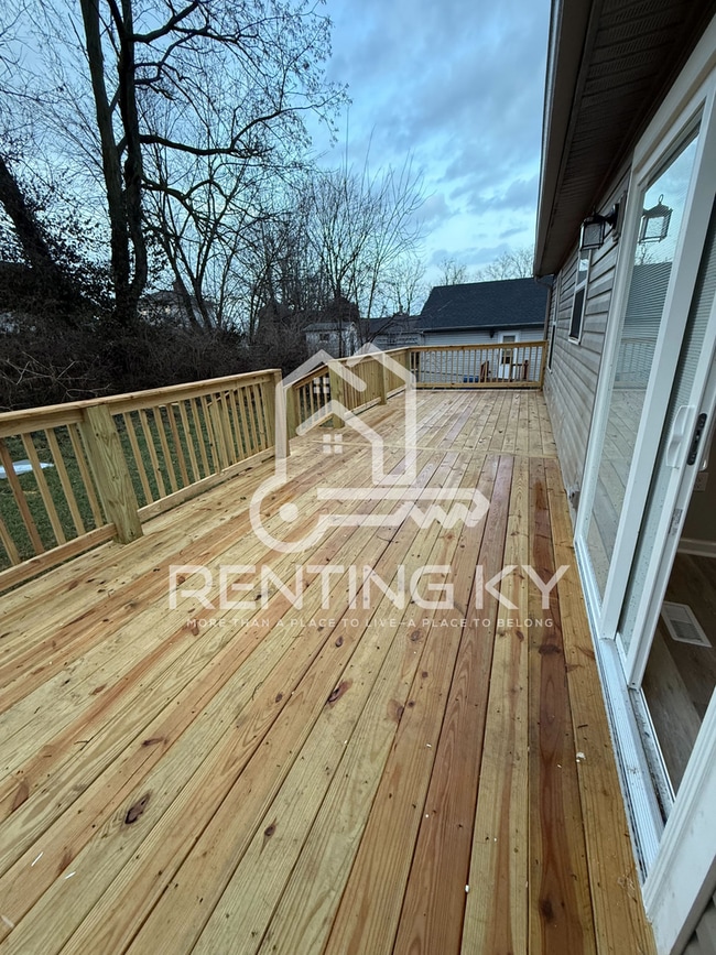 Building Photo - Newly Renovated 3-Bed, 2-Bath House!