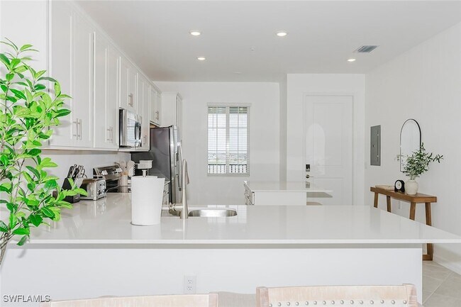 Building Photo - 5555 Double Eagle Cir