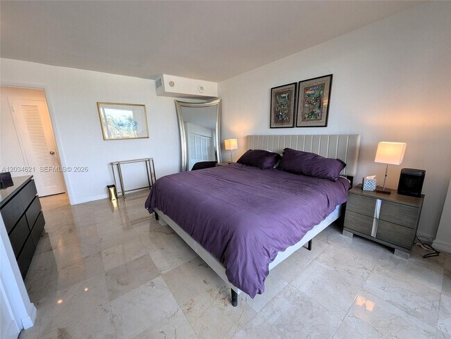 Building Photo - 5161 Collins Ave