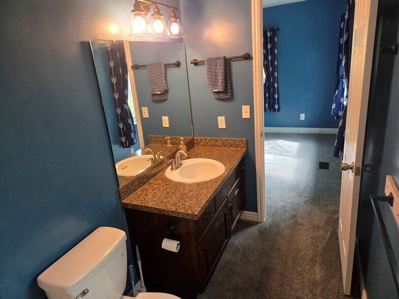 Master Bath - 315 W 750 N