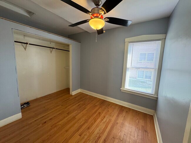 Building Photo - 7907 W Grand Ave