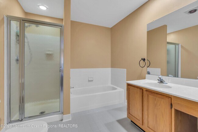 Building Photo - 1125 Roseberry Ct