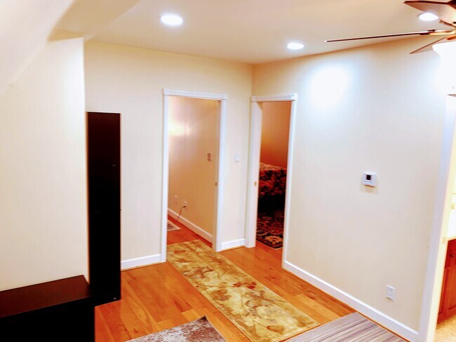 Building Photo - 20 Reichold Rd