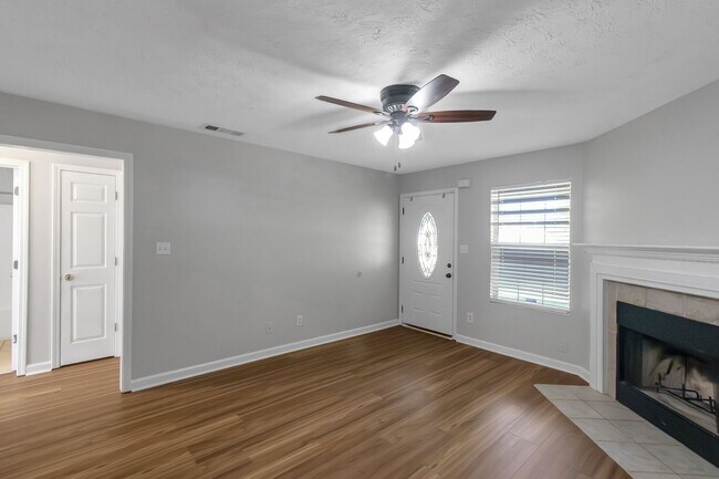 Building Photo - 97 Livingston Ln