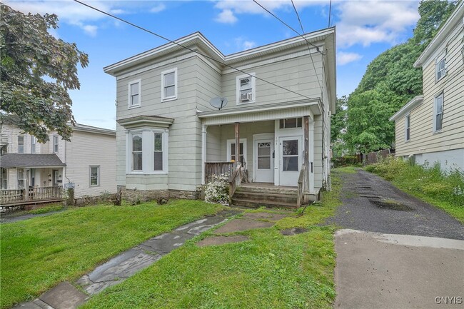 Primary Photo - 103 E 7th St