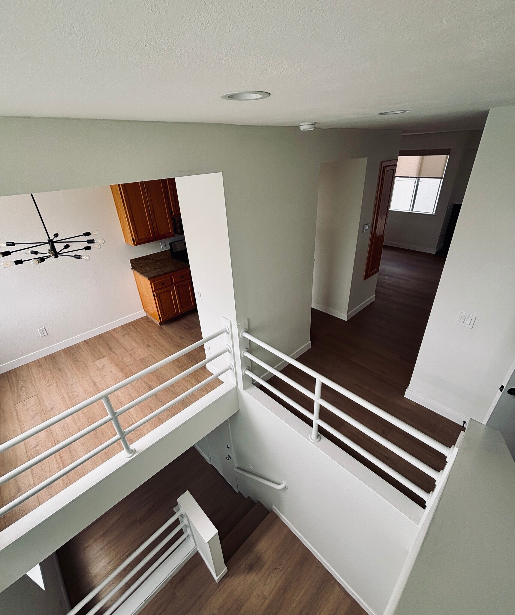 Building Photo - 501 Herondo St