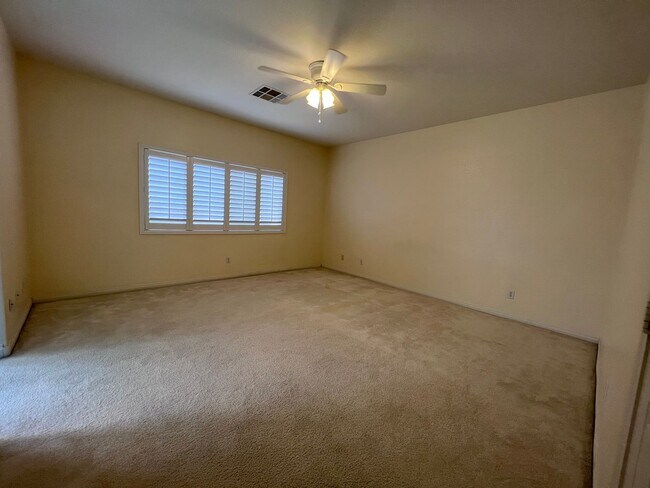 Building Photo - 678 Kentons Run Ave