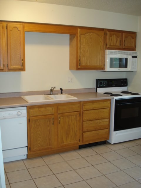 Building Photo - 110 N Holmen Dr