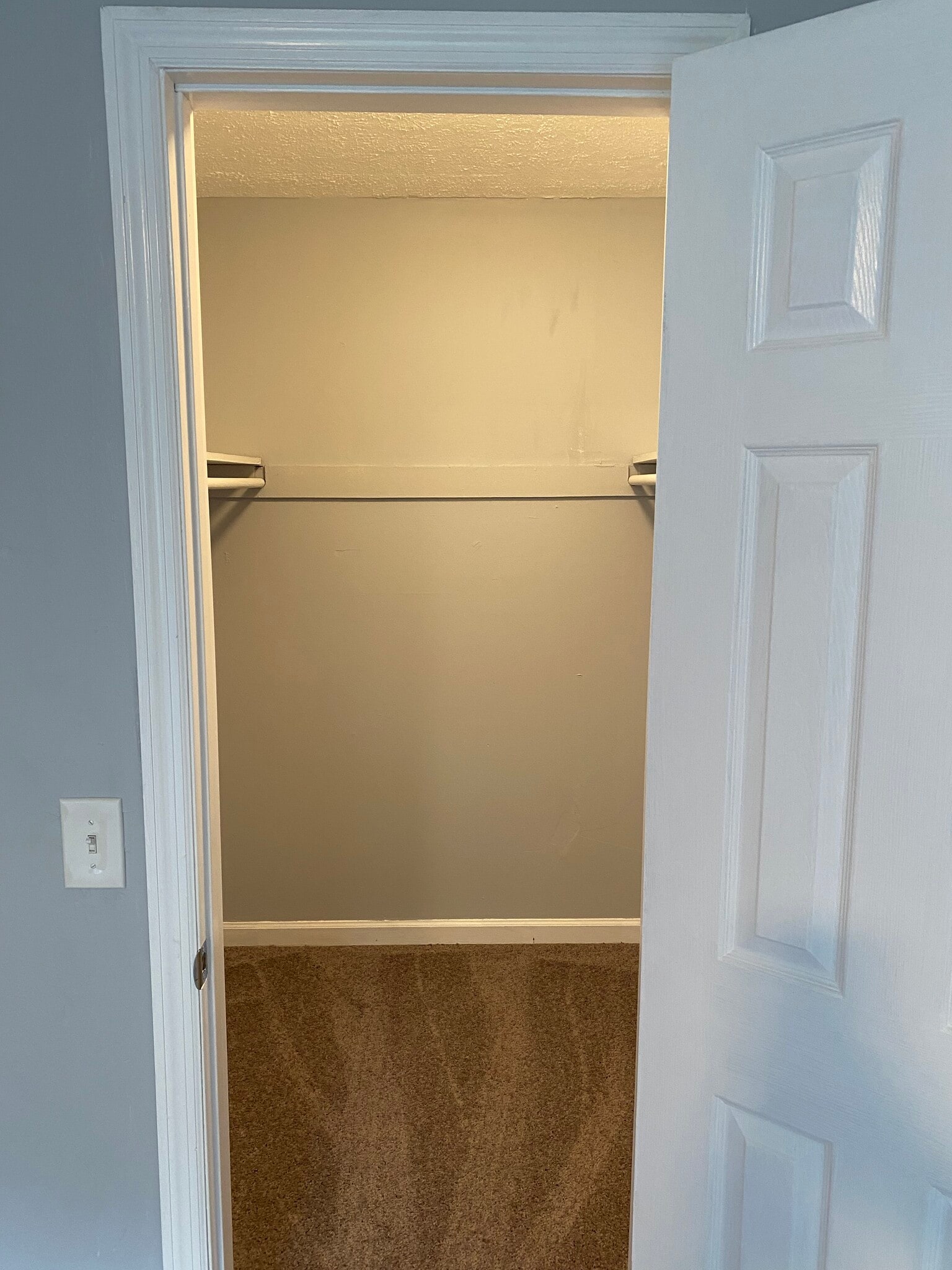 Building Photo - 738 Flint Ridge Dr