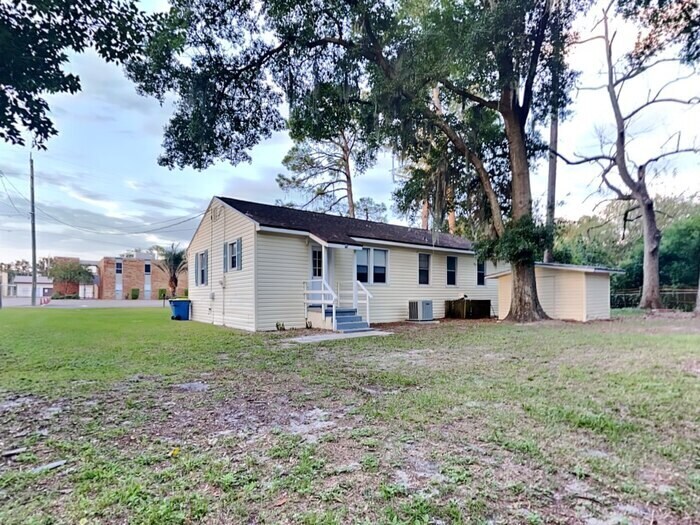 Building Photo - 2896 Capper Rd