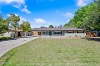 Building Photo - 1226 W Rancho Dr