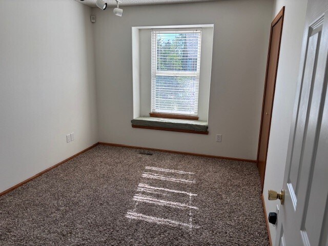 Building Photo - 6650 Holt Dr