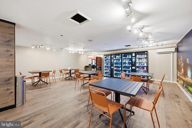 Building Photo - 3600 Conshohocken Ave