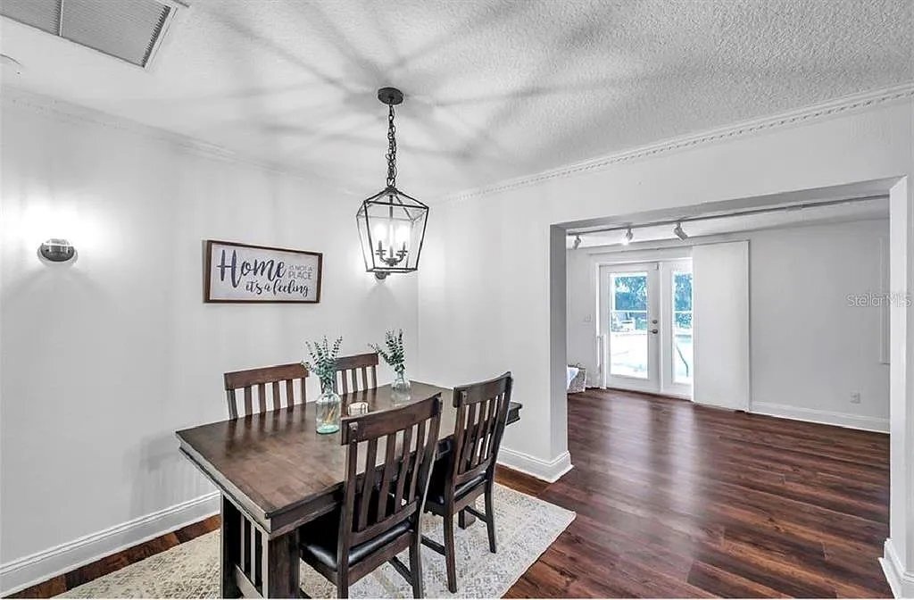 Building Photo - 2873 Sarah Dr