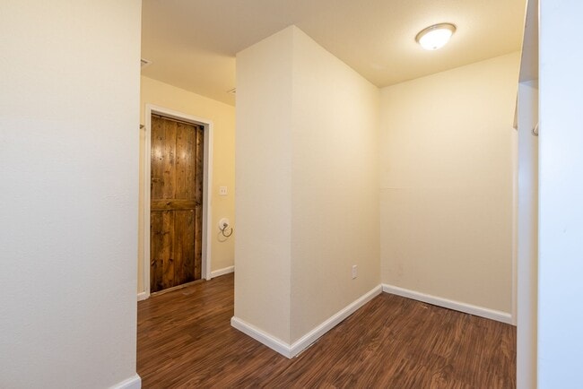 Building Photo - 3 Bed | 2 Bath in Coweta!