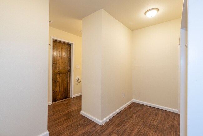 Building Photo - Beautiful 3 Bed 2 bath Coming Soon in Cowe...