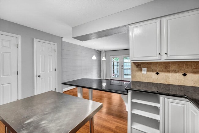 Building Photo - 1553 W Sam Houston Pkwy S