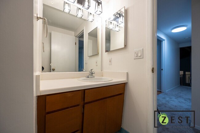 Building Photo - OPEN HOUSE Thursday August 29th 5-6pm