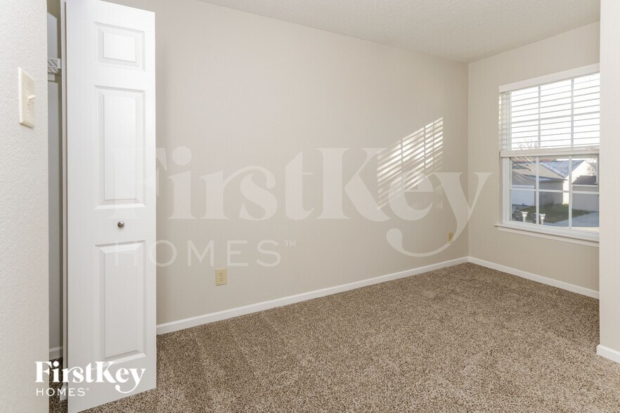Building Photo - 8291 S Shady Trail Dr