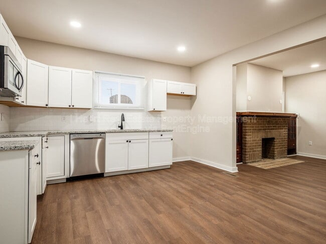 Building Photo - 1390 Sullivant Ave