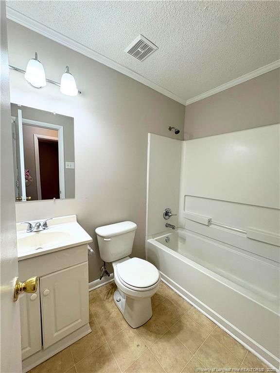 Building Photo - 6409 Waverly Ct