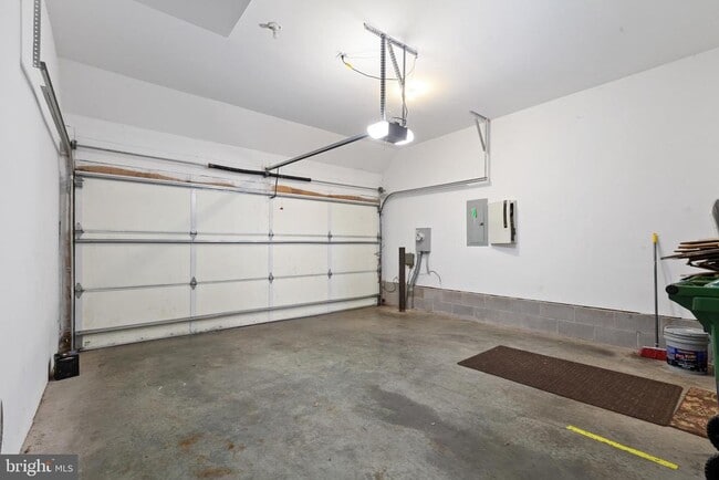 Building Photo - 2319 Boston St