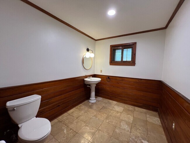 Building Photo - Beautiful Home on Esplanade across from Go...