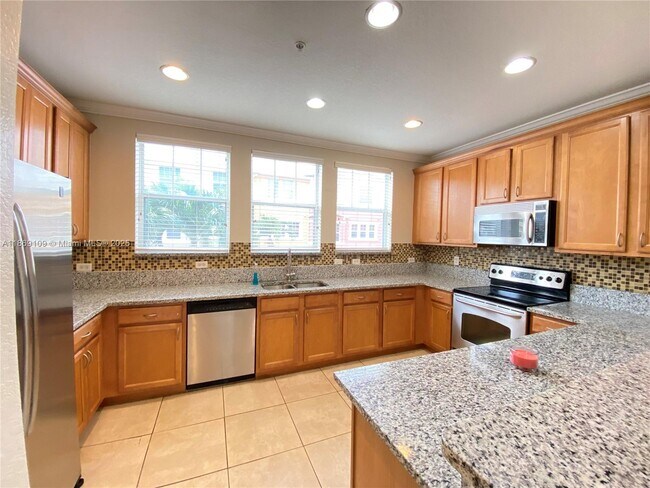 Building Photo - 770 Millbrae Ct
