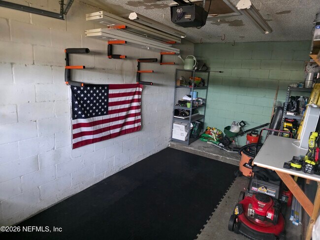 Building Photo - 8913 Erin Ct