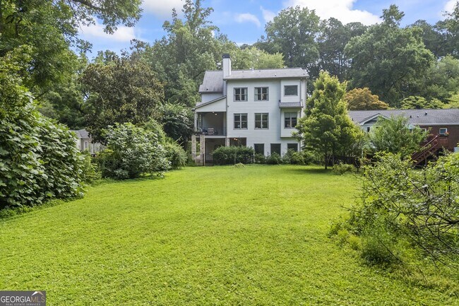 Building Photo - 1742 Helen Dr NE