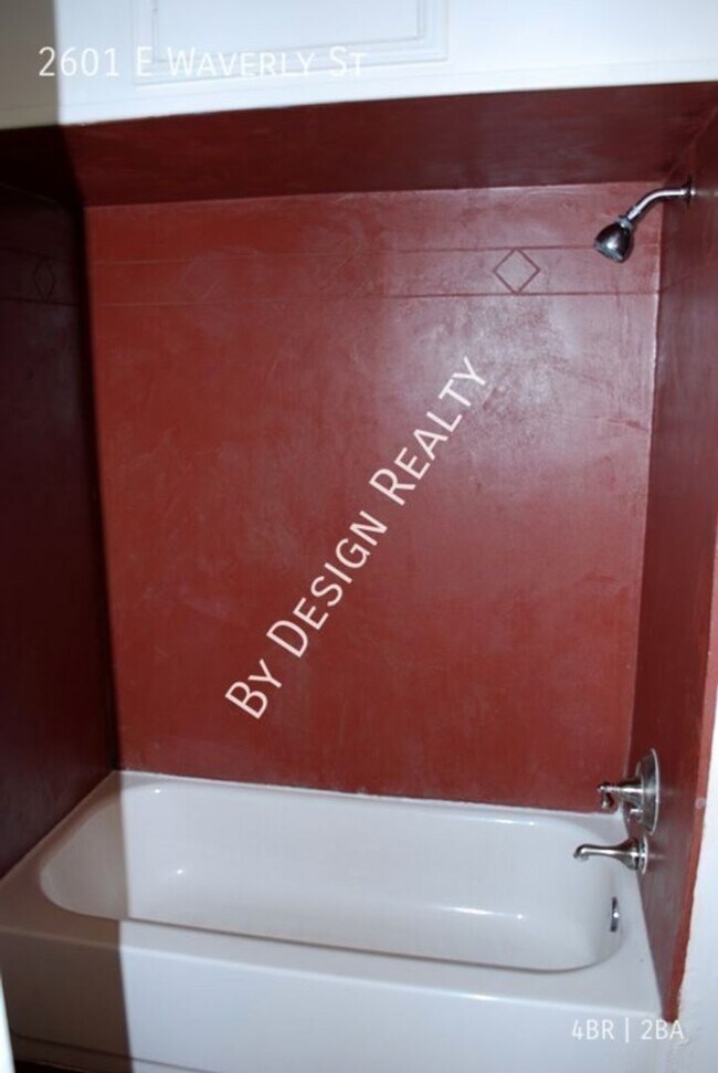 Building Photo - Blenman-Elm 4 Bed 2 Bath - Reserve NOW for March 2026 or Later