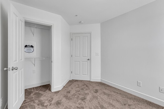 Building Photo - 253 Mary Ann Cir