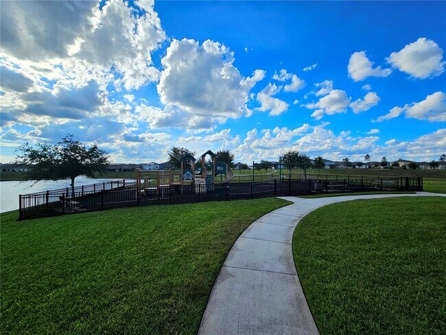 Building Photo - 9022 Wildflower Ln